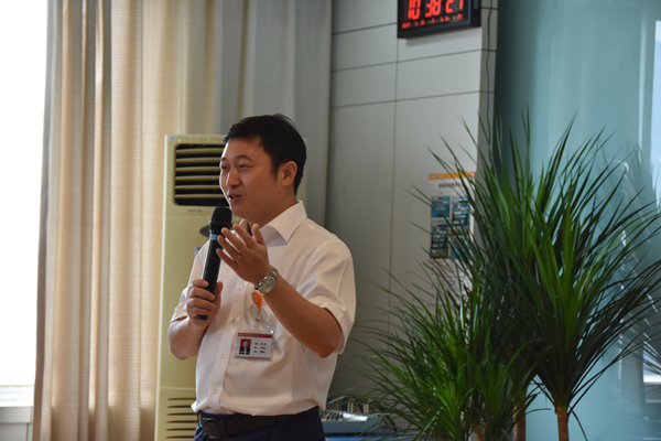 段董事上举行治理分享_副本.jpg